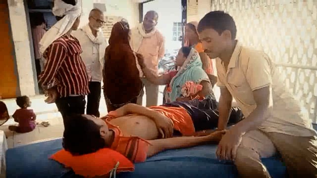 पवई गांव में महिला सरपंच एवं उनके पुत्र को  दबंगों ने मारपीट कर किया जख्मी