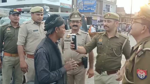 थाना कोतवाली औरैया क्षेत्र के अन्तर्गत यमुना नदी किनारे एक शव बरामद होने के सम्बन्ध में क्षेत्राधिकारी सदर द्वारा दी गई 