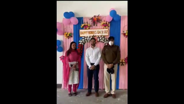 अंतरराष्ट्रीय महिला दिवस पर जिला प्रशासन ने उत्कृष्ठ प्रदर्शन करने वाले महिलाओं को मोमेंटो देकर किया सम्मानित 