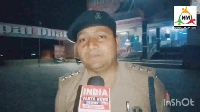 सीओ सदर ने होली पर्व की शांति व्यवस्था को लेकर पानीगांव में अधीनस्थों के साथ फ्लैग मार्च।