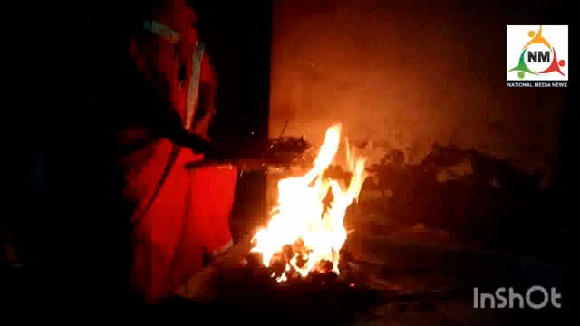 पानीगांव में शांति पूर्वक मनाया गया होली दहन का पर्व लोगों ने जौ वितरित कर एक दूसरे को दी होली की शुभकामनाएं।