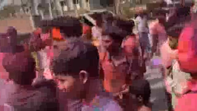 डुमरियागंज सांसद जगदंबिका पाल ने इटवा चौराहे पर क्षेत्रवासियों के साथ खेली होली