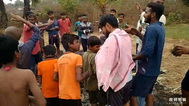 धूलंडी उड़ाने की परंपरा होलिका दहन के दूसरे दिन संपन्न किया गया