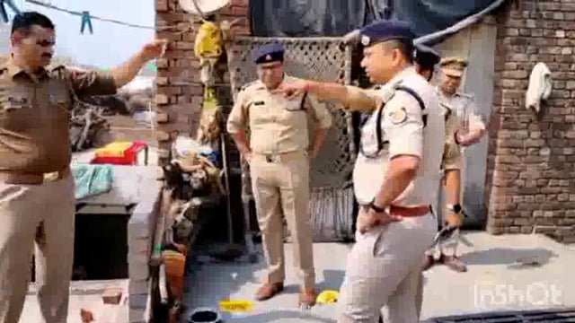 छाता के बहरा वली गांव में युवक की हत्या को लेकर तनाव भारी पुलिस बल किया तैनात