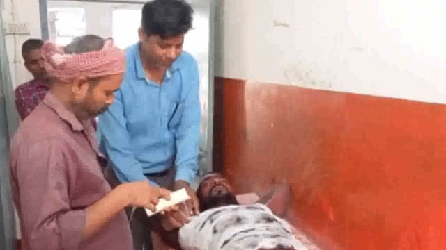 कामदेवपुर गांव में डीजे पर नाचने को लेकर हुए विवाद में युवक को ब्लेड मारकर किया गंभीर रूप से जख्मी