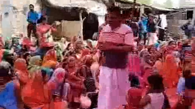 ग्राम प्रधान ने होली मिलन समारोह के साथ औसान मैया  दुर्रदुरिया का किया आयोजन, भारी संख्या में महिलाओं ने की सहभागिता