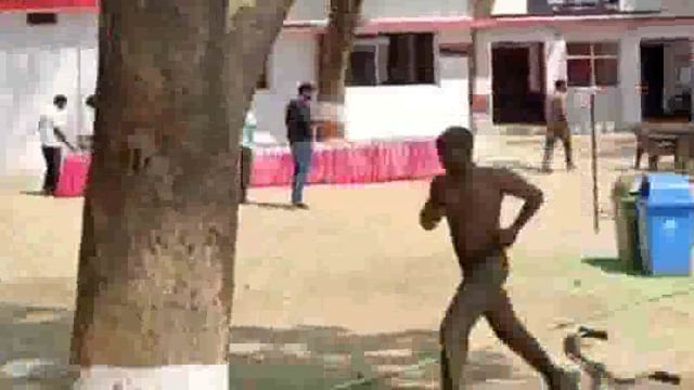 आदर्श कोतवाली सांगीपुर मे जमकर खेली गयी होली, रंग की बौछारों से हुए सराबोर