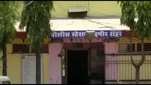 ऑटोत देशी दारूची वाहतूक करीत असताना पोलिसांनी टाकला छापा,2 लाख 6 हजार रुपयांचा मुद्देमाल केला जप्त