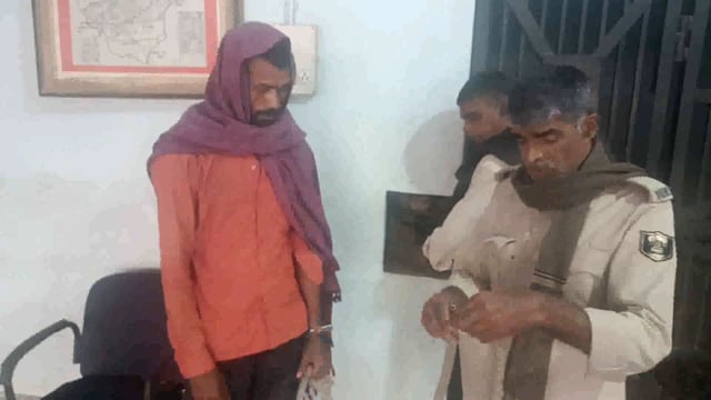 सूरजगढ़ा थाना क्षेत्र के खेमतरनी स्थान   गांव से एक शराबी को शराब के नशे में गिरफ्तार कर भेजा गया जेल