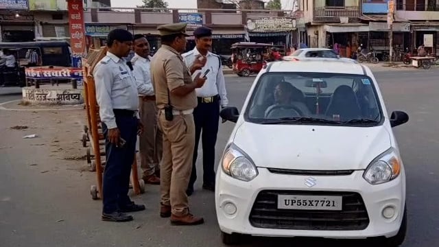 इटवा सहीत जिले में यातायात नियमों का उल्लंघन करने वाले 58 वाहनों से ₹58500 का वसूल किया गया समन शुल्क