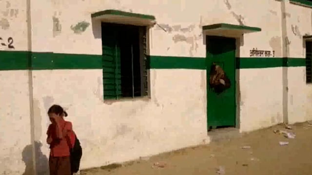 मास्टर समय से नहीं आते विद्यालय, बच्चे समय से आकर मास्टर का करते इंतज़ार
उच्च प्राथमिक विद्यालय मौली ब्लाक कुंडा