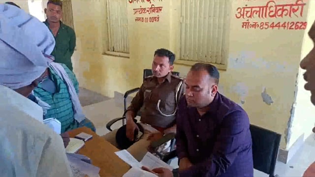 आदर्श थाना सूरजगढ़ा में जमीनी विवाद से संबंधित दो मामले आए दोनों का निष्पादन कर दिया गया