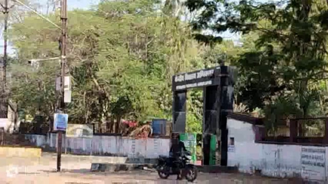 केंद्रीय विद्यालय के बगल में लगा मुख्यमंत्री स्लम योजना का MMU, 55 लोगों का उपचार,दवा दी गई निशुल्क।#cmochattishgarh 