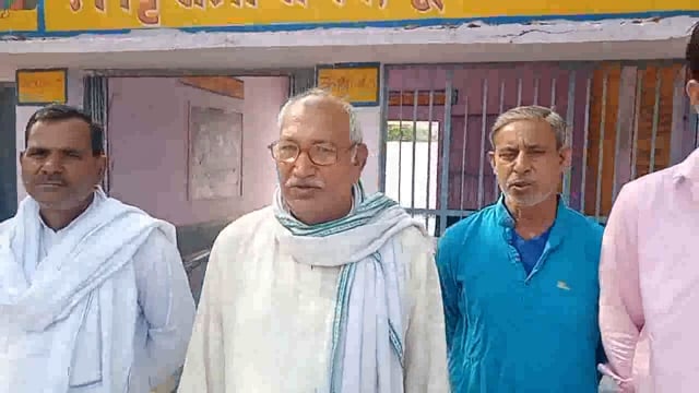 खैर तहसील क्षेत्र के गांव शिवाला एकीकृत विद्यालय में अज्ञात चोरों ने की चोरी