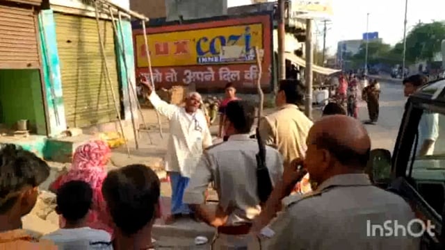 वृद्ध ने बेटा बहू पर घर पर अवैध कब्जा व घर से बाहर निकाले जाने का आरोप लगाया