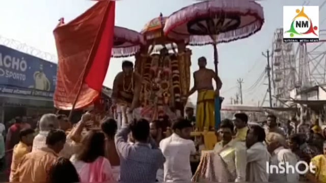 भगवान रंगनाथ जी ने तीसरे दिन सुबह गरुड़ और शाम को हनुमान जी पर विराजित होकर भक्तों को दिए दर्शन आतिशबाजी का लिया आनन्द।