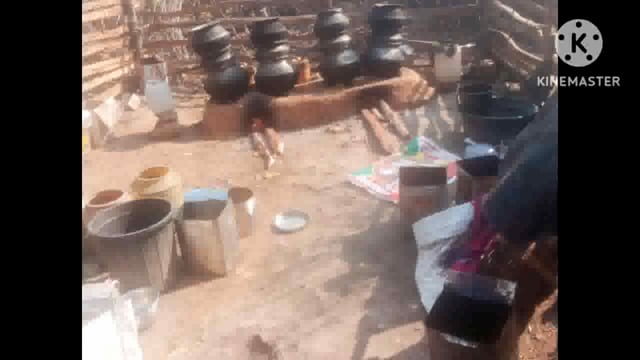 फुल्लीडुमर पुलिस की लाख कोशिश के बाद भी थाना क्षेत्र के जंगली भागों में महुआ शराब की हो रही बल्ले बल्ले 