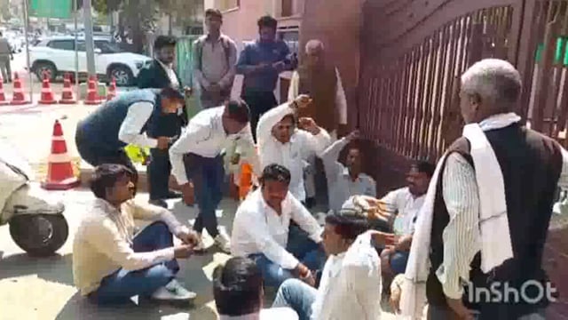 पाल बघेल युवा संगठन ने वरिष्ठ पुलिस अधीक्षक के आवास पर बहरावली हत्याकांड के वांछितो की गिरफ्तारी को लेकर ज्ञापन दिया