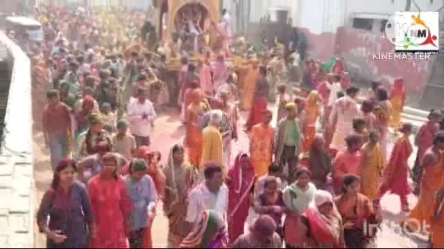 ब्रह्मोत्सव मेला के छठवें दिन भगवान रंगनाथ जी ने कांच के विमान में भक्तों को दिए दर्शन, भक्तों के संग खेली होली। 