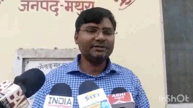 विद्युत कर्मचारियों ने भरी हुंकार जनपद भर के कर्मचारी एकत्रित हुए कैंट बिजली घर पर अधिकारियों ने भी लिया भाग