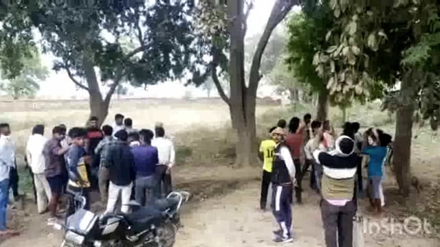 युवती का पेड़ पर लटका हुआ शव मिला मचा हड़कंप परिजनों ने कहा प्रेमी ने की है हत्या