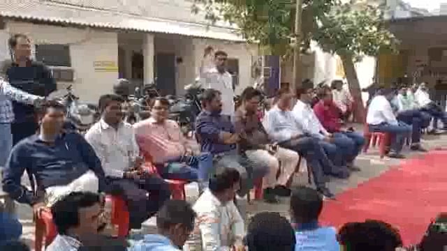 विद्युत कर्मियों की प्रस्तावित 72 घंटे की हड़ताल जारी: कार्यालयों पर लटके ताले