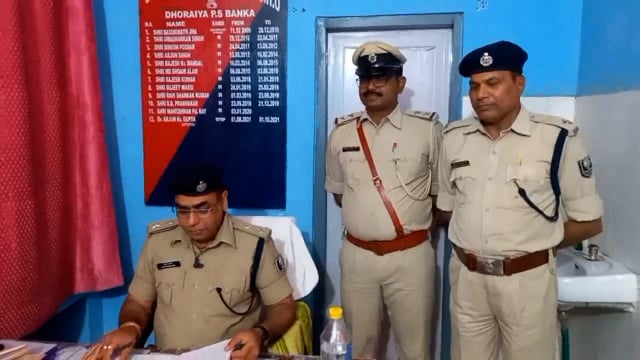 बांका एसपी डॉ सत्यप्रकाश ने धोरैया थाना का किया निरीक्षण, लंबित कांडों के निष्पादन के दिए निर्देश