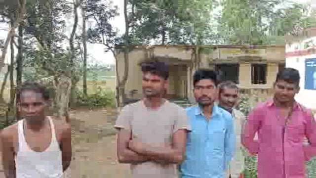 वर्षों से बदहाल पड़ा उपकेंद्र भवन , जिम्मेदार भवन से बने अनजान 