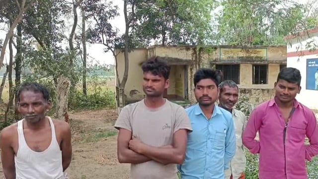 सरकारी भवनों के परिसरों में इंडिया मार्का हैंड पंप पड़े खराब , समस्या 