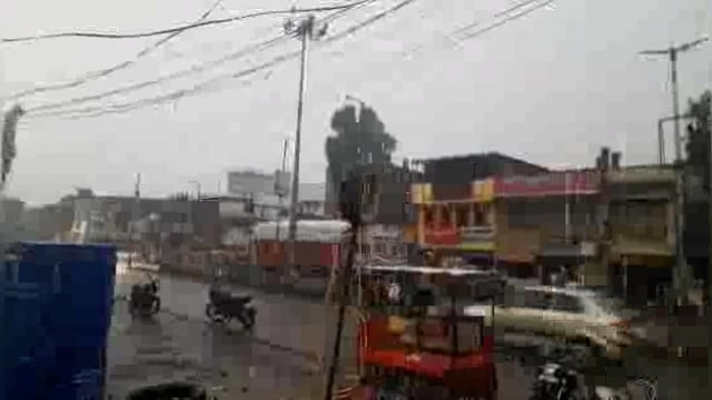 शहरासह तालुक्यात पावसाच्या हलक्या सरी कोसळल्या,शेतकरी मात्र चिंतेत