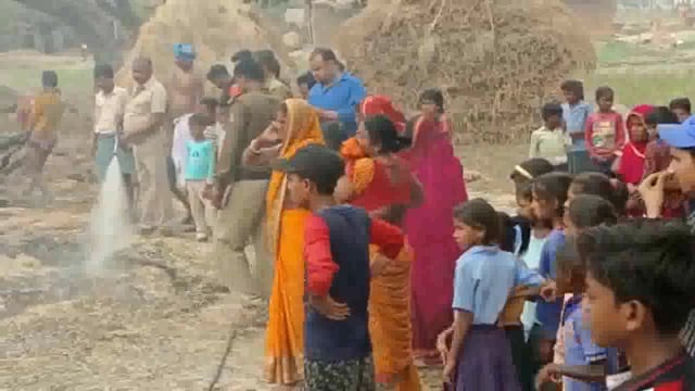 कचहरी पिपरा गांव में आग लगने से 3 घर जले, खुले आसमान के नीचे रहने को विवश हैं पीड़ित परिवार