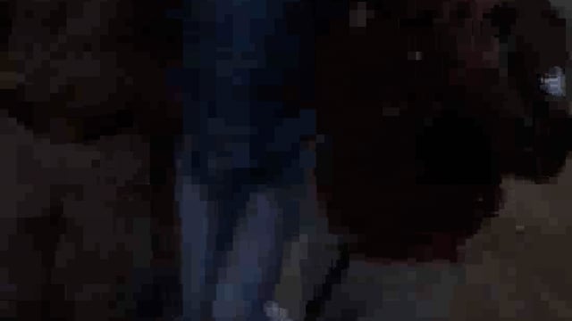 छाता गोवर्धन मार्ग पर हुई लूट की घटना के आरोपी को मुठभेड़ के बाद मथुरा पुलिस ने हिरासत में लिया