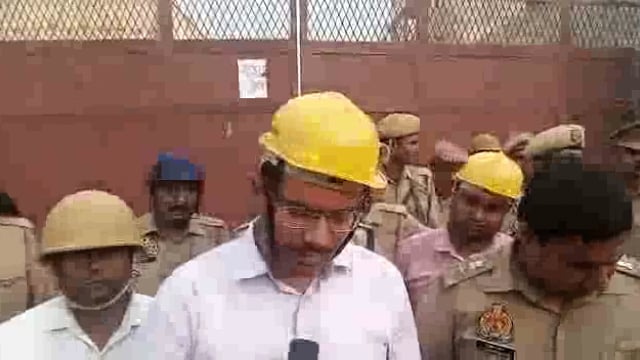 संभल के चंदौसी क्षेत्र अंतर्गत कोल्ड स्टोर हादसे में 14 लोगों की मौत 10 घायल जिलाधिकारी मनीष बंसल ने दी जानकारी |