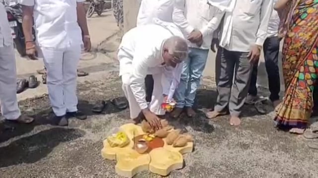 तोंडार येथे 15 लक्ष रुपयांच्या विकास कामांचा सरपंच भरत कोचेवाड हस्ते शुभारंभ