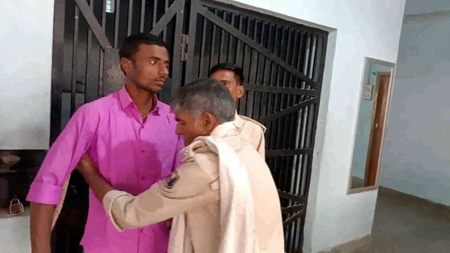 लखीसराय-सूरजगढ़ा पुलिस के द्वारा नि‌‌स्ता गांव से एक अभियुक्त को गिरफ्तार कर भेजा गया जेल