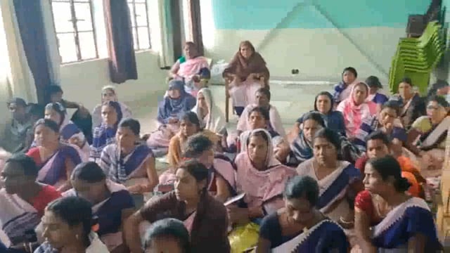 धोरैया अस्पताल में आशा कार्यकर्ताओं की बीसीएम की अध्यक्षता में हुई बैठक