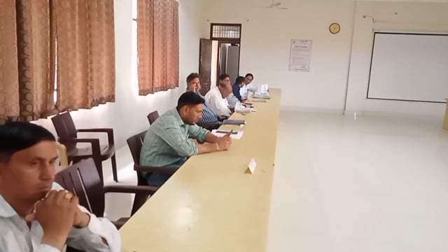 खैर तहसील परिसर में लगाया गया समाधान दिवस आठ समस्याओं में से तीन समस्याओं का किया मौके पर निस्तारण