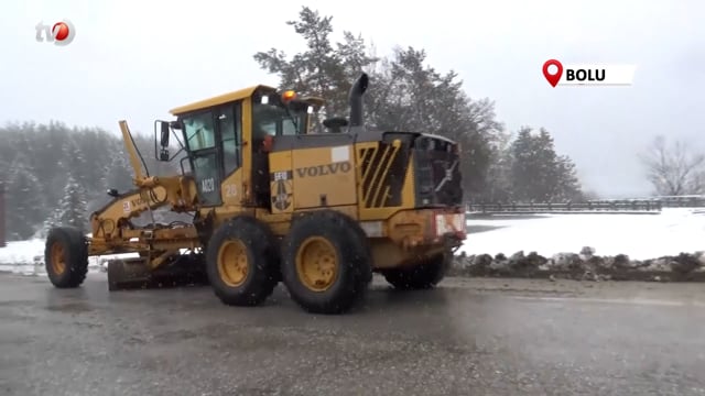 Abant’ta Tatilciler Lapa Lapa Yağan Karın Tadını Çıkardı