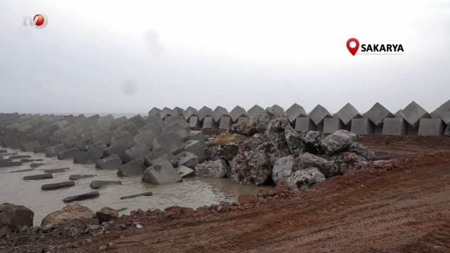 Sakarya'da 10 İşyeri Sular Altında Kalmıştı, O Bölgede Mendirek Çalışması