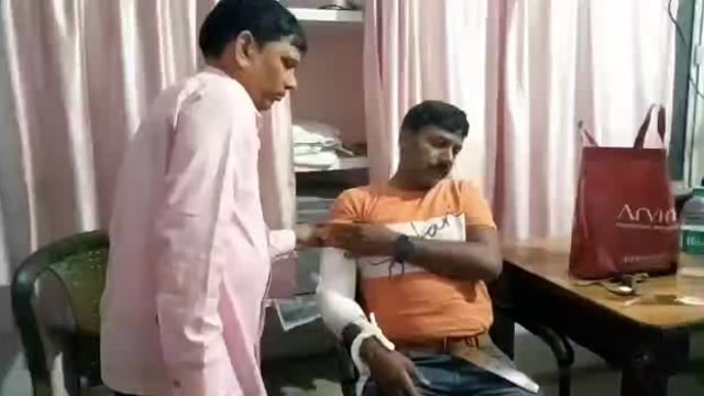 रेफरल अस्पताल में पदस्थापित चिकित्सक सड़क दुघर्टना में जख्मी, भागलपुर रेफर 