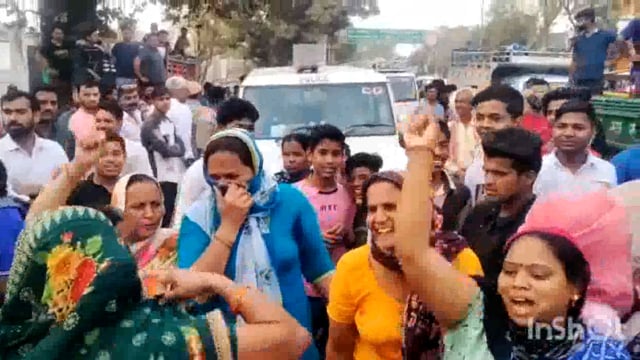 विद्युत आपूर्ति न मिलने पर मची त्राहि त्राहि महिलाओं ने किया रोड जाम अधिकारियों के समझाने पर खोला गया जाम