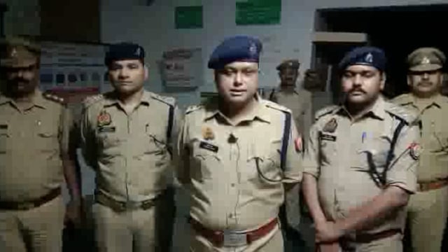 Sultanpur Mein Do badmashon Ko girftar Kiya Gaya police ki muthbhed mein donon Ghayal ho gaye hain