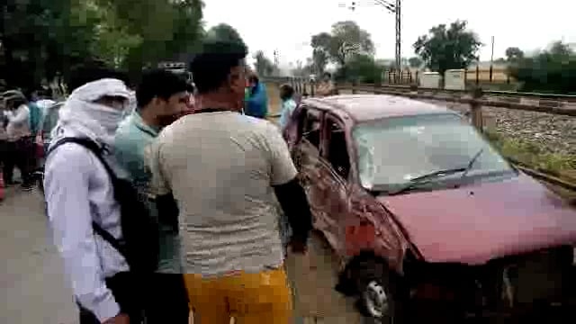 सोनई स्थित एस्सार पेट्रोल पंप के निकट कार मैजिक की भिड़ंत: पुलिस मौके 