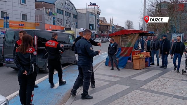 Cadde Ortasında Bıçaklandı