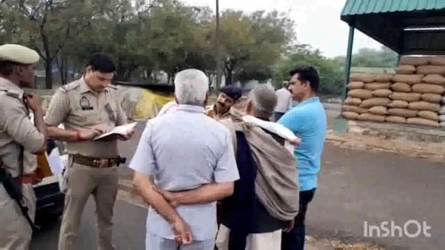 गोवर्धन अनाज मंडी से चोरों ने करीब 15 दुकानों के ताले तोड़ दिया चोरी क़ी घटना को अंजाम 50 लाख रूपये किये पार।