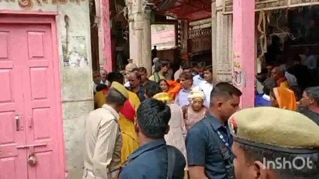 गृह मंत्री अमित शाह की पत्नी सोनल शाह पहुंची मथुरा वृंदावन किये दर्शन लिया पुण्य लाभ