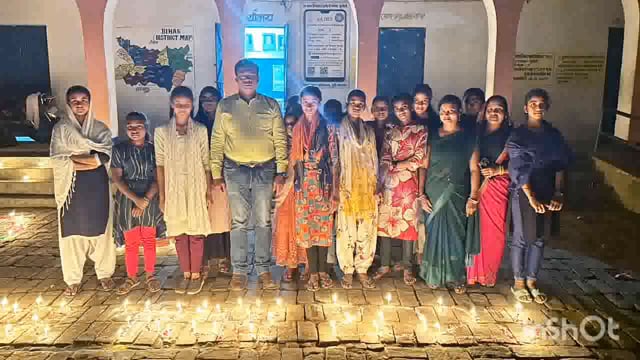 सुगौली बाजार की मालवीय कन्या मध्य विद्यालय में मना बिहार दिवस।