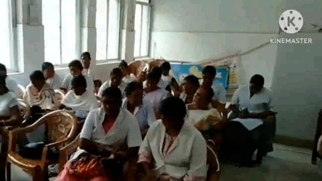 बिस्फी स्वास्थ्य केंद्र परिसर में स्वास्थ्य केंद्र प्रभारी ने सभी ANM के साथ किया बैठक,दिए कई निर्देश