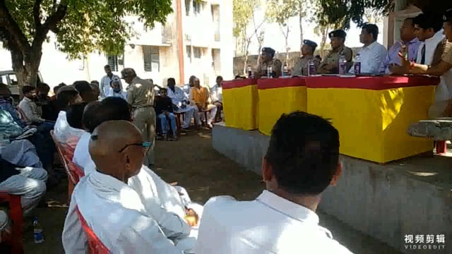 सिरदला प्रखंड के सिरदला थाना परिसर में शांति समिति की बैठक आयोजित किया गया