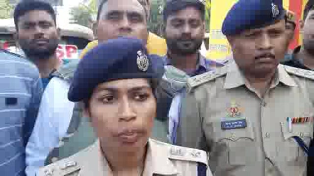 5 वर्षीय मासूम का हुआ था दिनदहाड़े अपहरण एसपी औरैया के नेतृत्व मे 12 घंटे में सकुशल किया बरामद पुलिस की हो रही सराहना